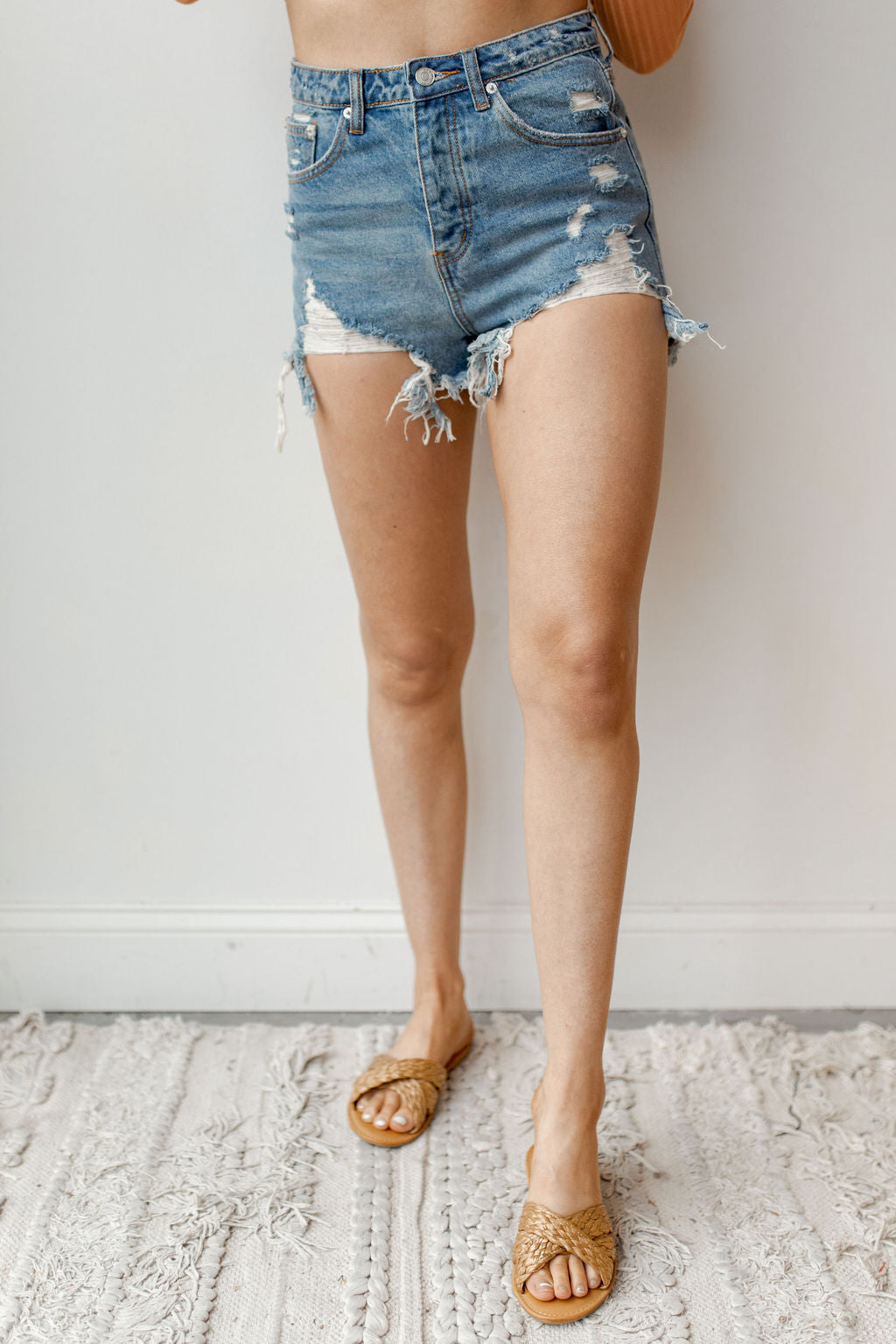 main squeeze distressed shorts